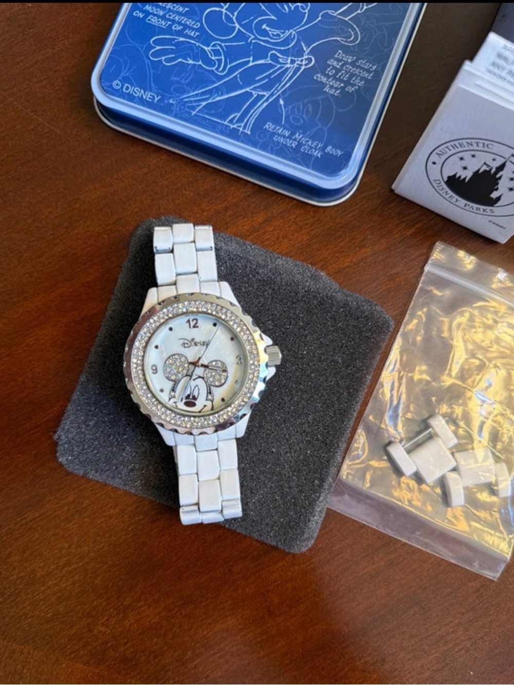 Disney Silver and White Minnie Mouse Crystal Bezel Watch - needs battery